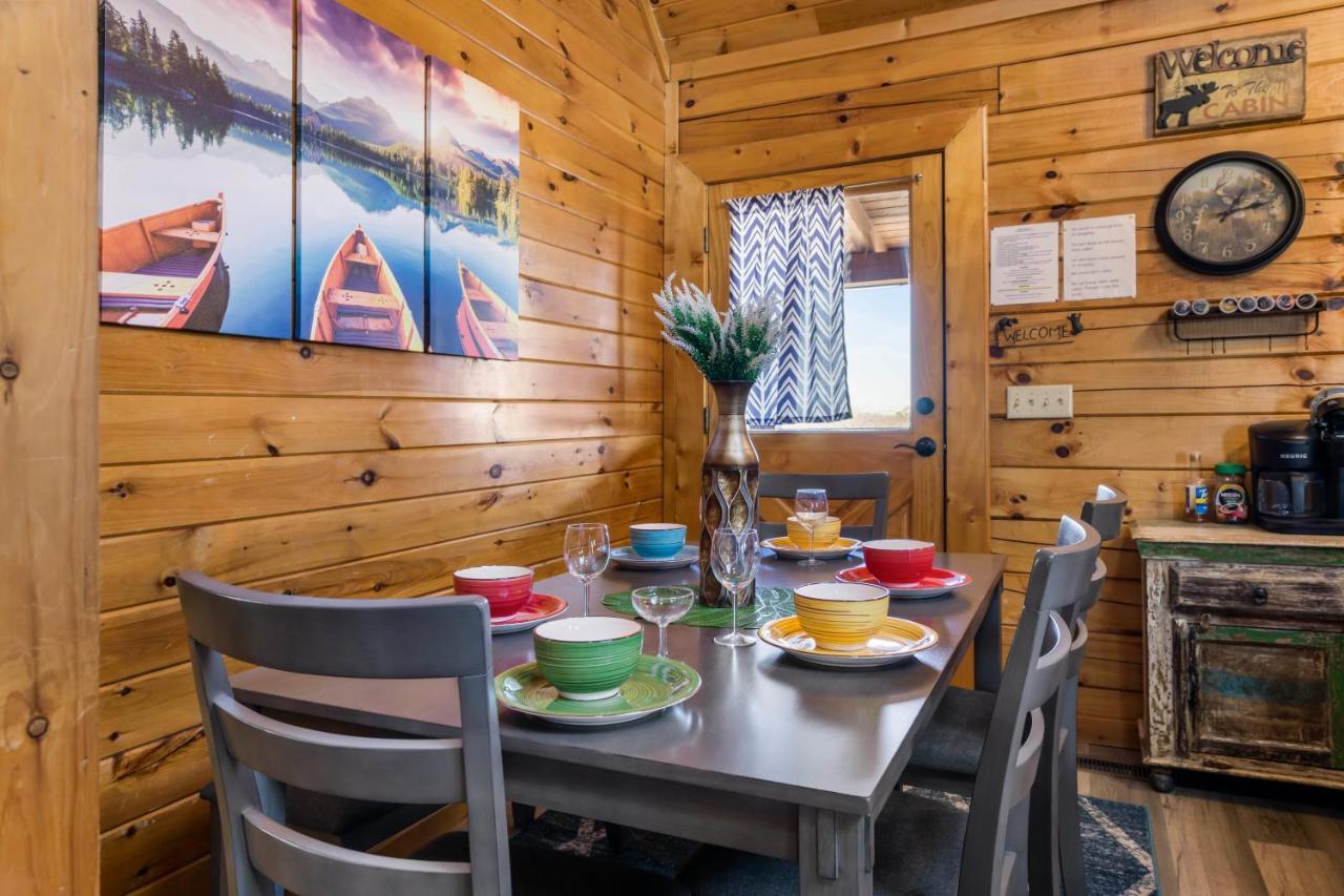 Serenity, A Rustic Log Cabin Retreat Sevierville Exterior foto